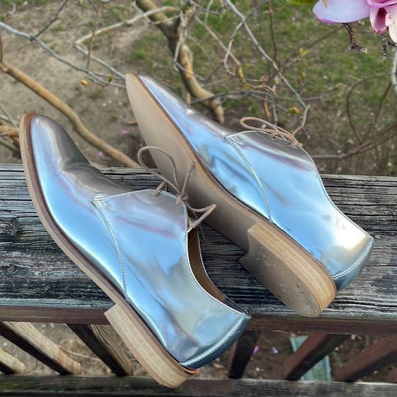 EVERLANE Italy Leather E2 Shine Modern Oxford Silver Lace up Women's Shoes Size - Picture 15 of 16